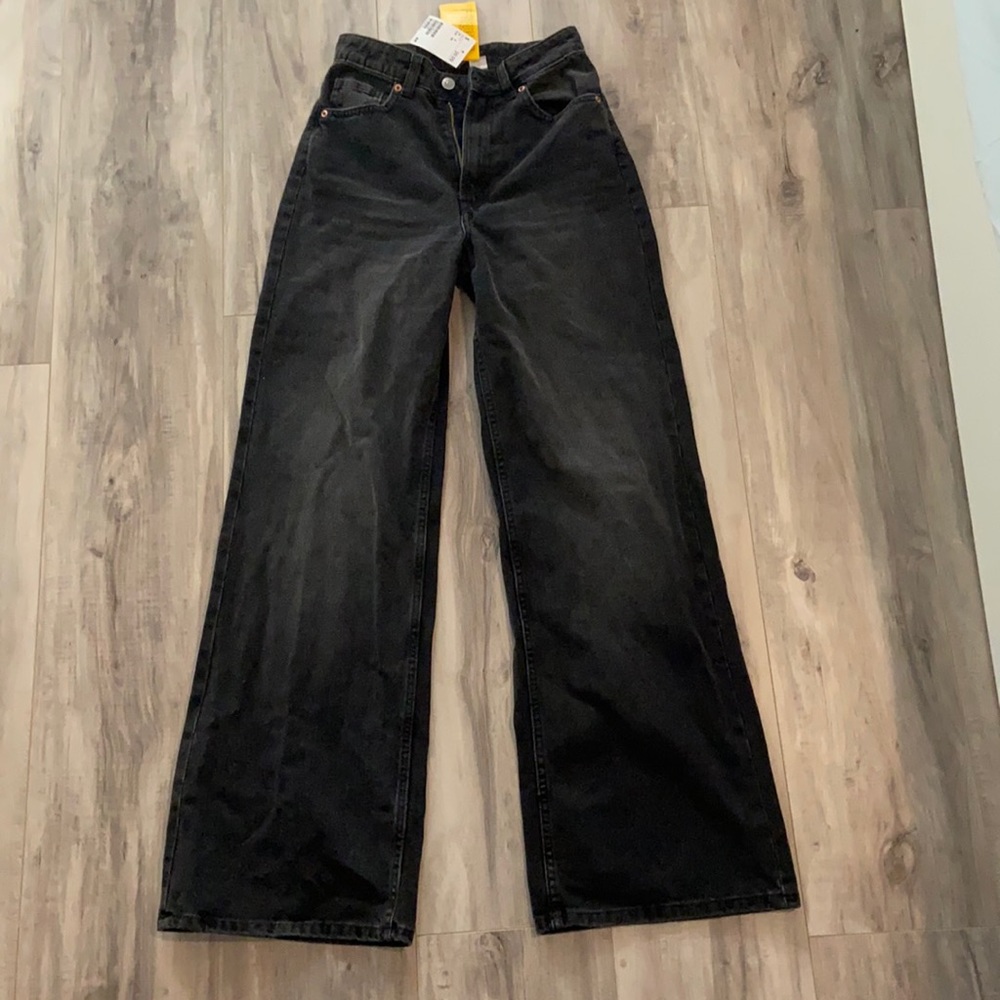 Trendy wide leg jeans
